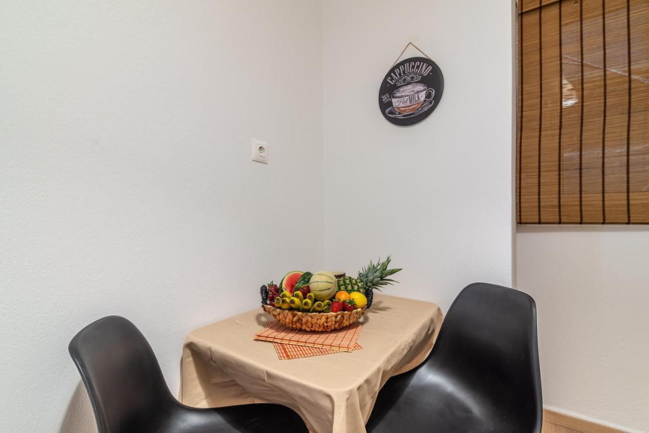 Modern Renovated Apt Next To The Beachfront Heraklion  Exterior photo