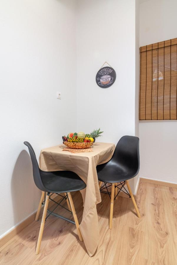 Modern Renovated Apt Next To The Beachfront Heraklion  Exterior photo